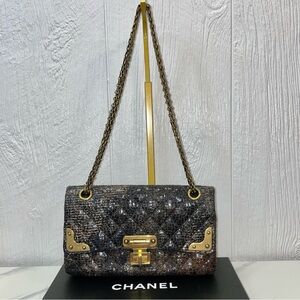 Chanel Shanghai Paris Tweed 2.55 Double Flap. Limited Edition Collector Handbag!